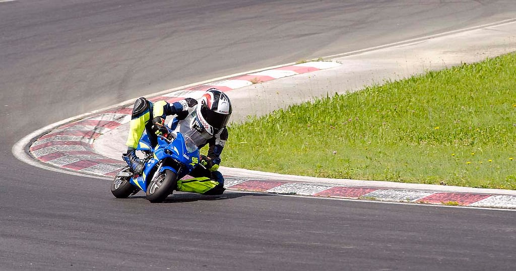 Tadej na dirkališču za minimoto v Krškem